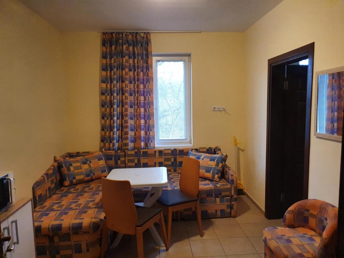 Viriks Hotel Burgas Exterior photo