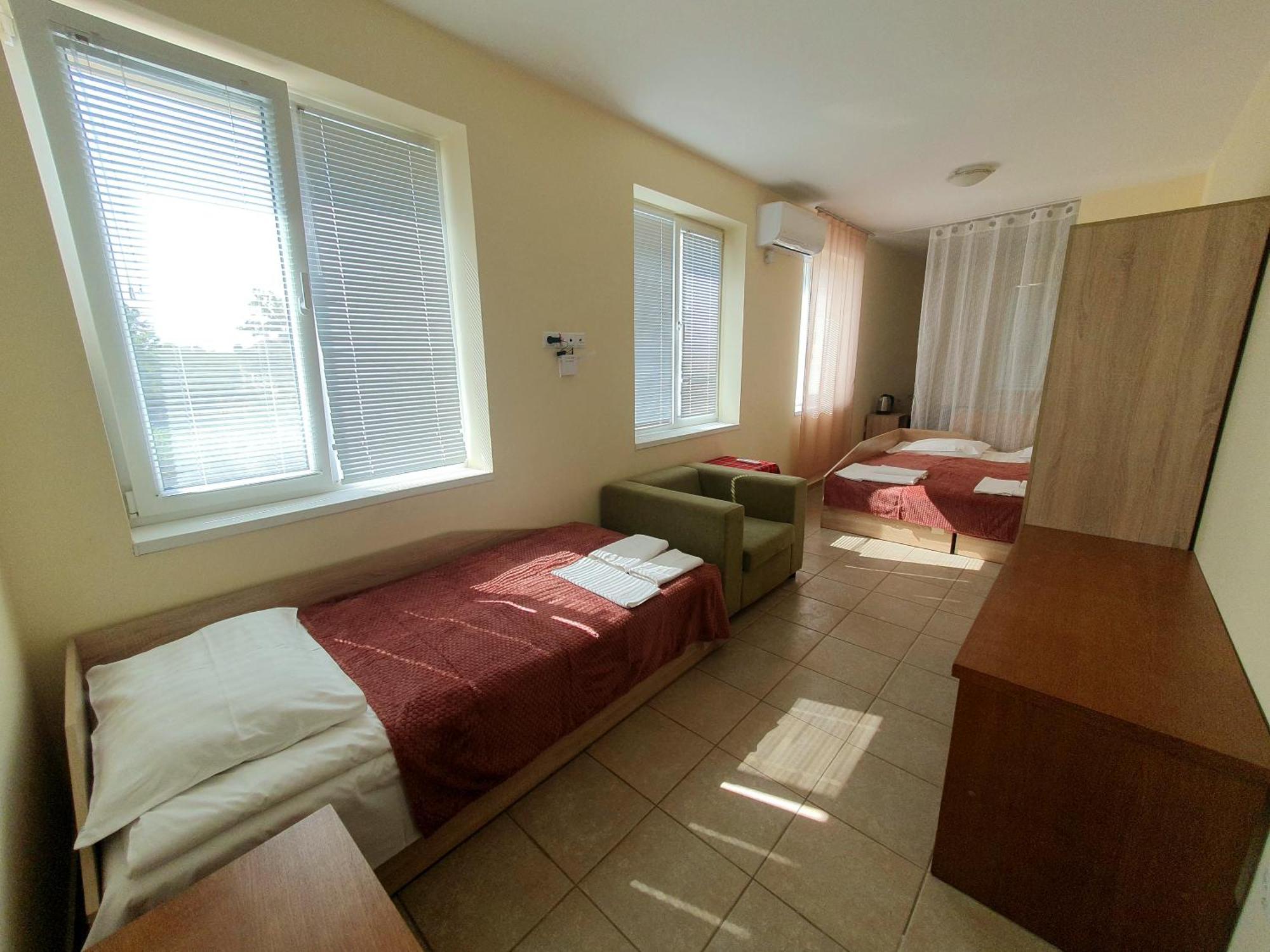 Viriks Hotel Burgas Exterior photo