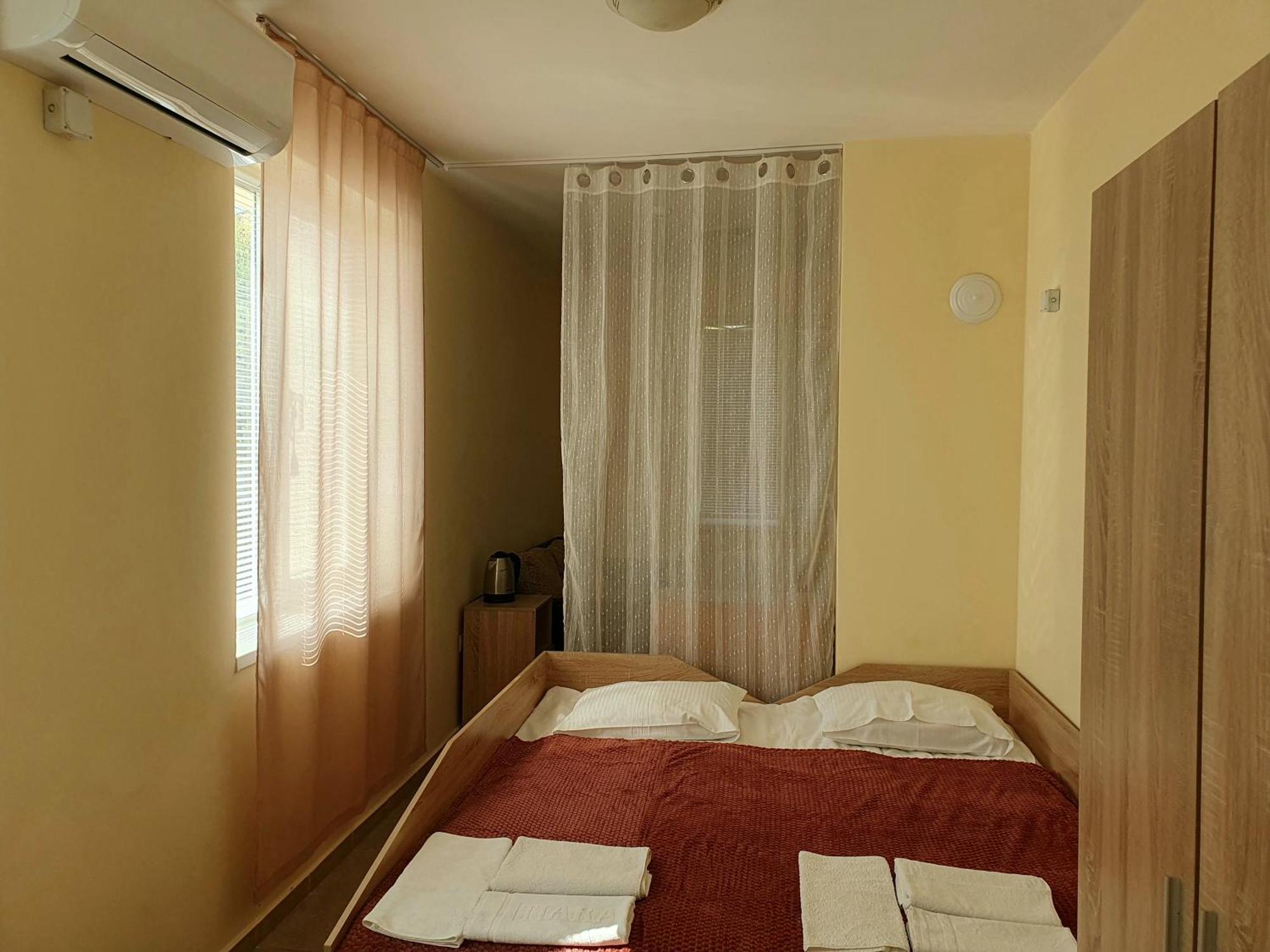 Viriks Hotel Burgas Exterior photo