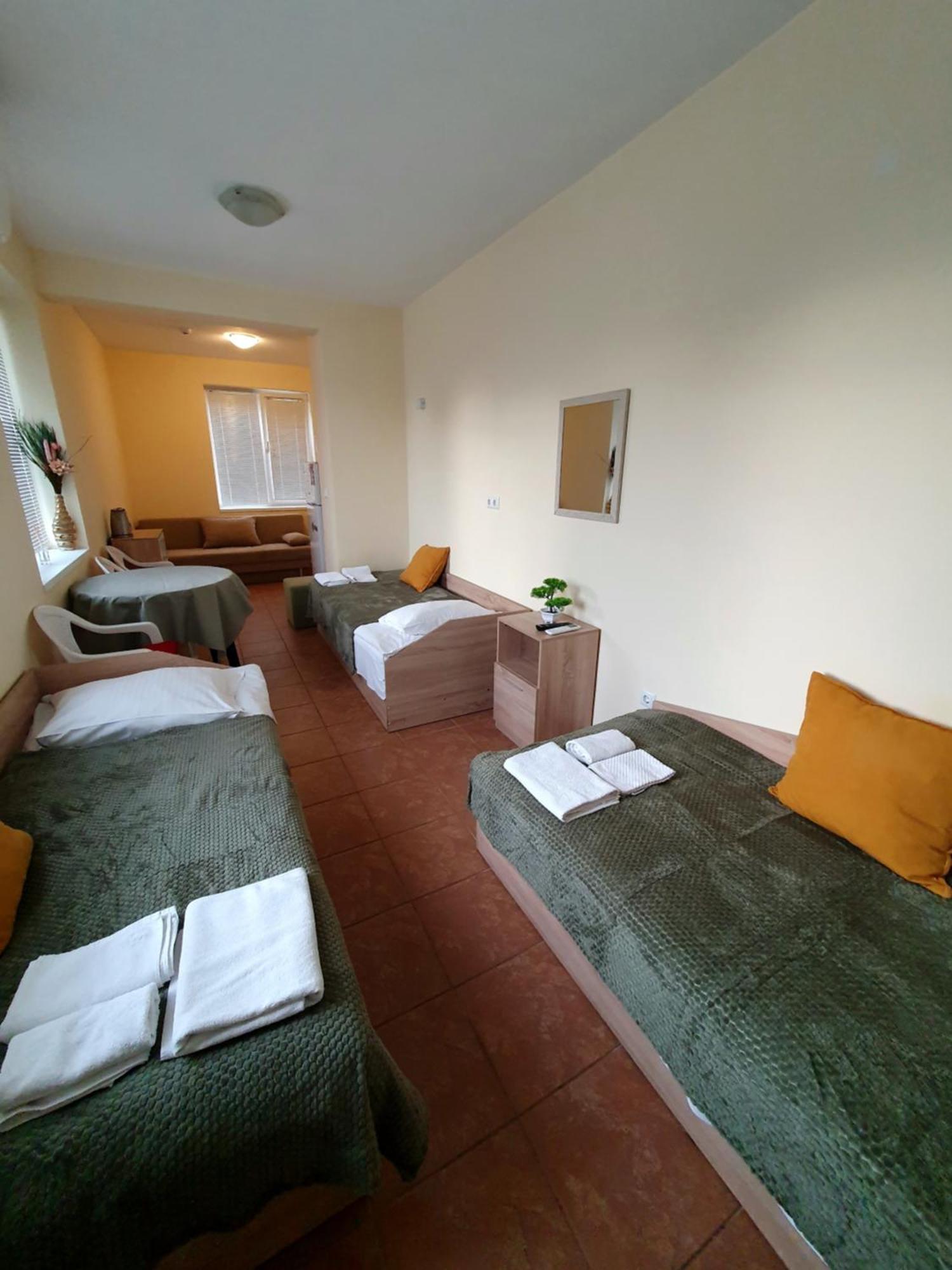 Viriks Hotel Burgas Exterior photo